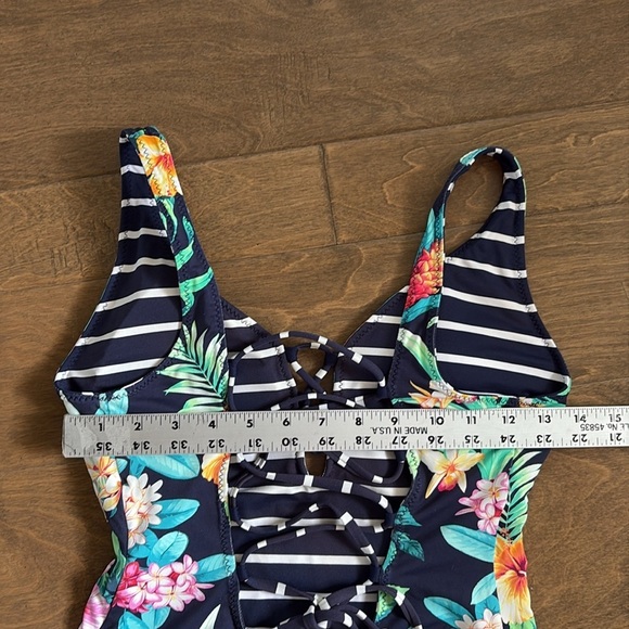 Tommy Bahama Reversible One Piece Lace Up Swimsuit Floral Stripes Size 8 - Picture 7 of 14